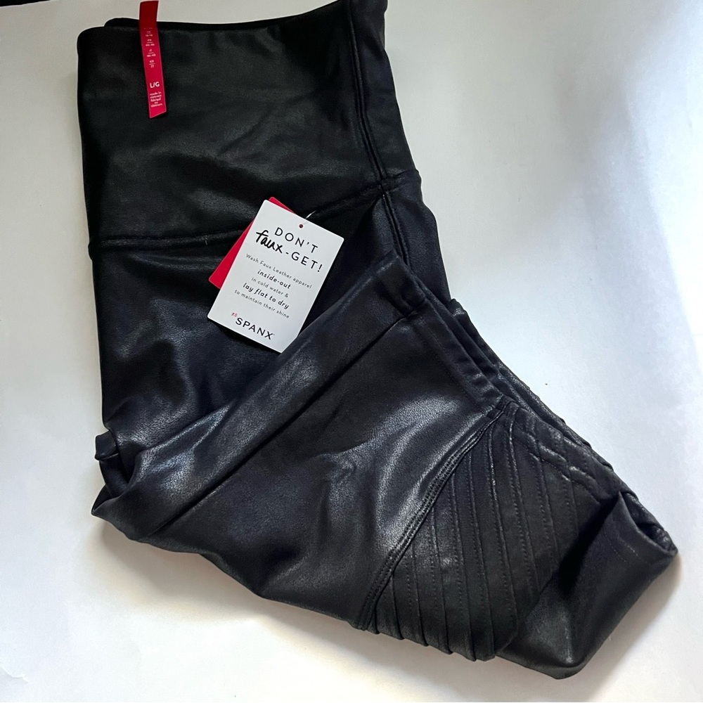 NWT Spanx Faux Leather Moto Biker Shorts Women’s Size Large - Black